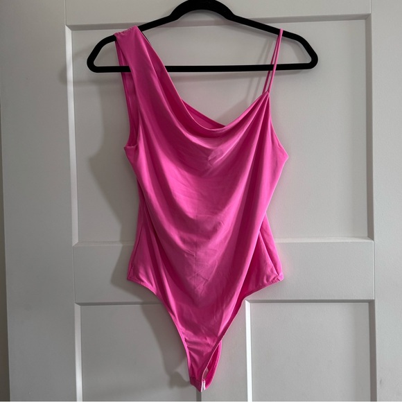21 Saints Tops - NWT 21 Saints Hot Pink One Shoulder Bodysuit